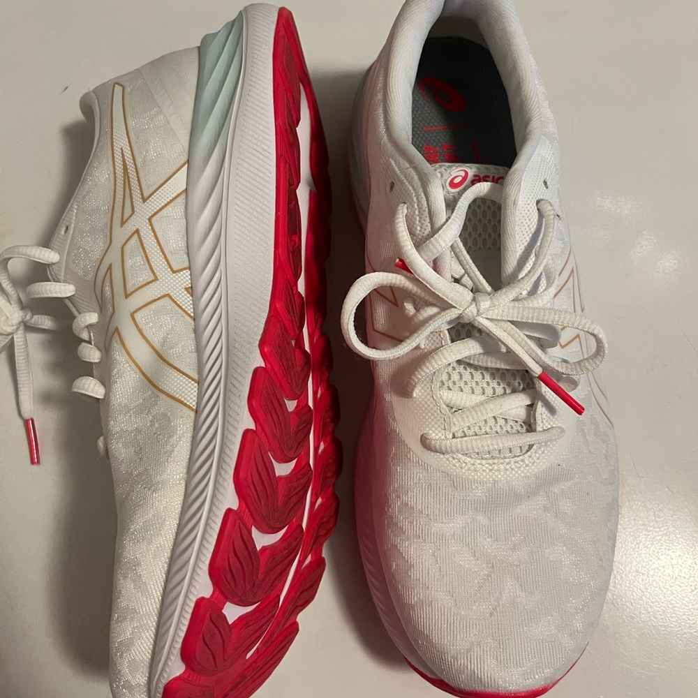 Asics Gel Excite - White and Coral Running Shoes